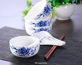 沈阳天浩生活馆 青花陶瓷与日韩碗的雅致生活美学